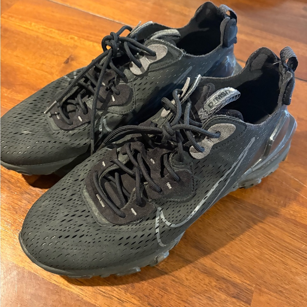 Nike DIMSIX React shoes